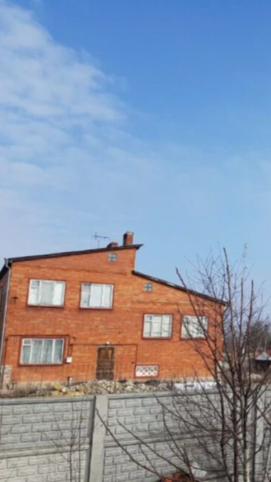 Продам Дім  місто. Білики  Полтавська обл.з гаражем під СТО.
