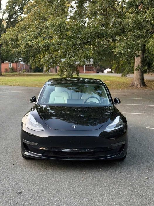 Tesla Model 3 Long Range      2019