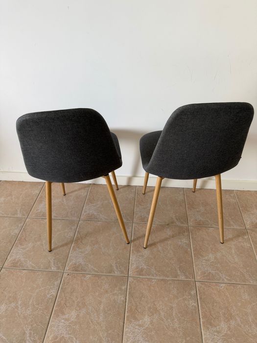 4 Cadeiras mesa cinza estofadas