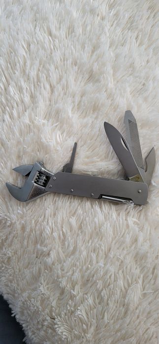 Multitool.Urządzenie wielofunkcyjne