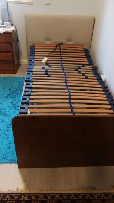 Cama articulada com colchao