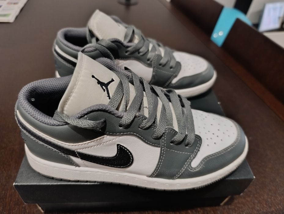 Air Jordan 1 Low (GS) "Shadow / Iron Grey" – Tamanho 36 (Original)