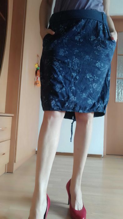 Spódnica na gumce w kwiatki 40