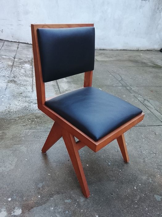 Cadeiras Madeira e Pele