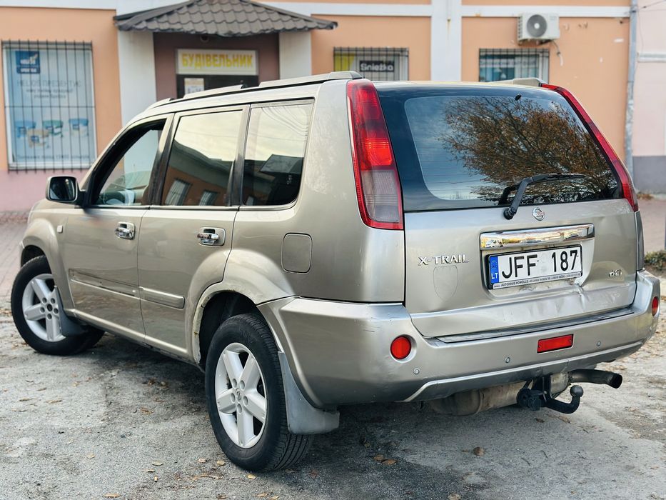Продам Nissan X-Trail 2.2 дизель на боевом ходу !
