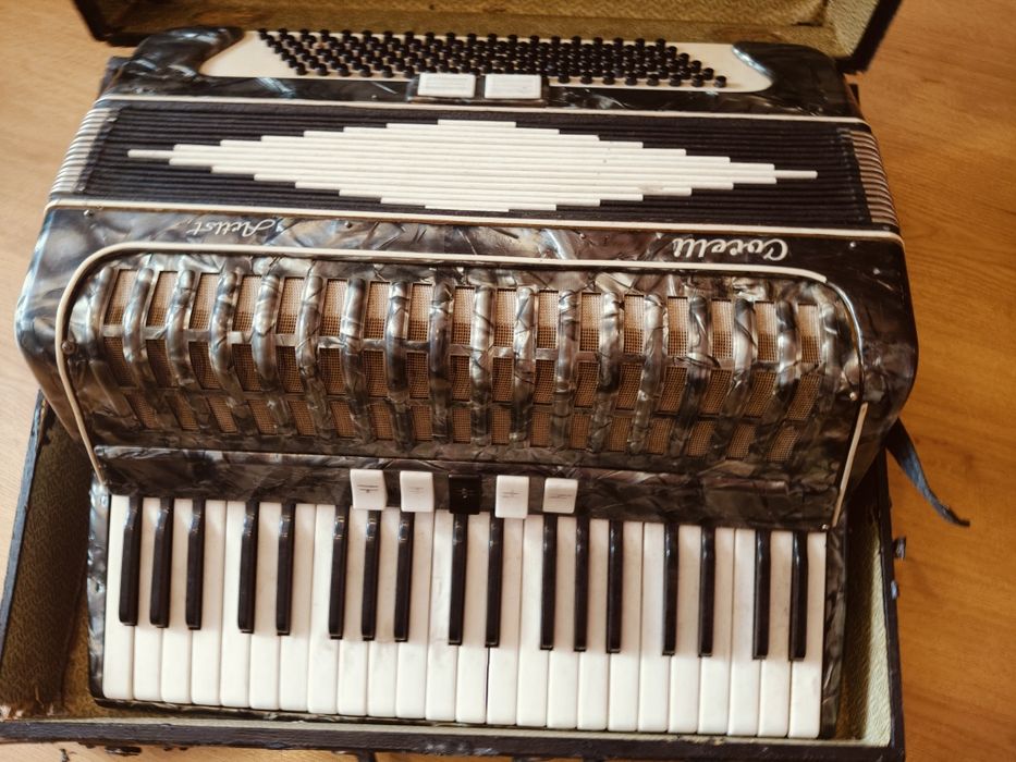 Stary akordeon Toselli Corelli Artist 120 basów