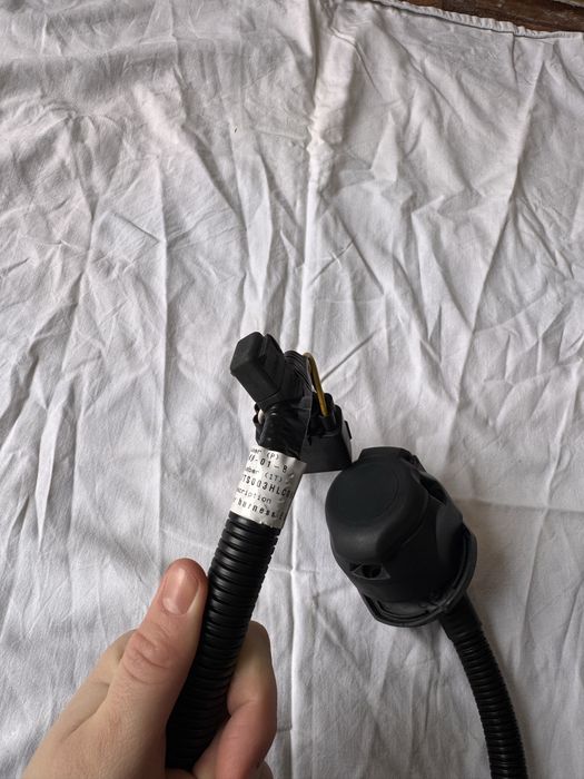 оригінальна проводка (жгут) для фаркопа Tesla Model Y