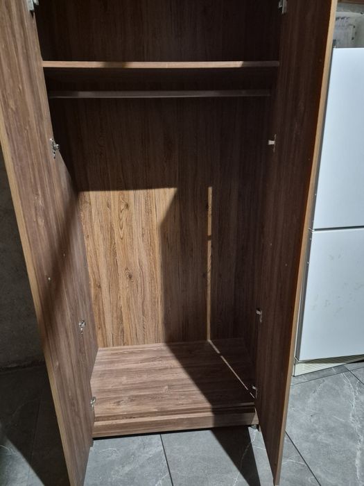 Sprzedam szafę dwudrzwiową