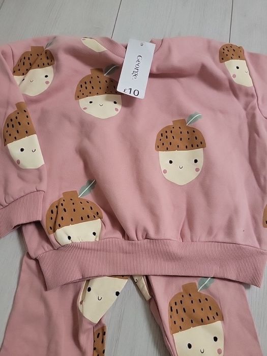 Костюмчик на дівчинку