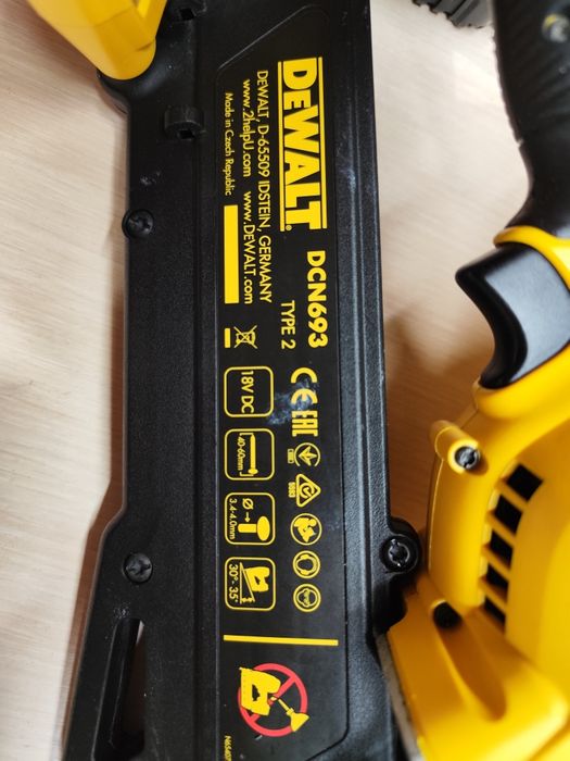 Вживаний DeWalt DCN 693 акумуляторний цвяхозабивач Девол