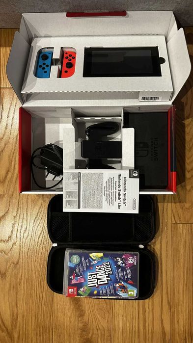 Nintendo Swich + 4 Gry