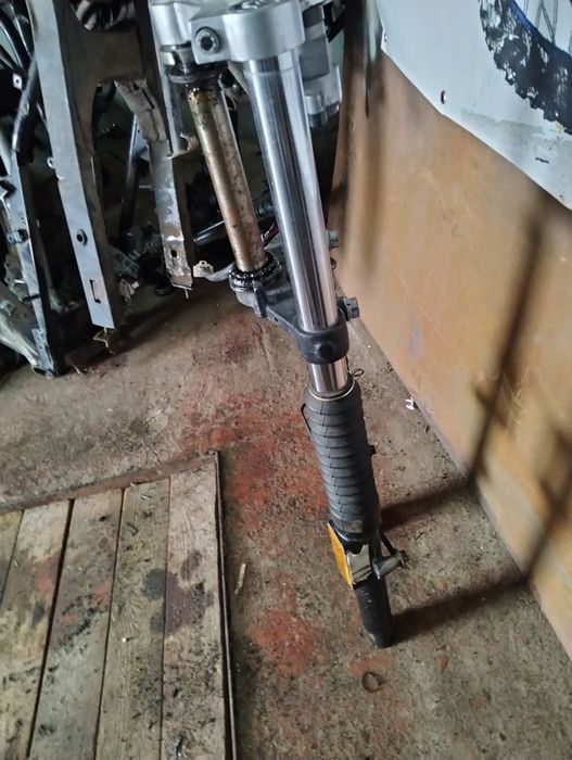 Вилка в зборі (пір'я) spark r28