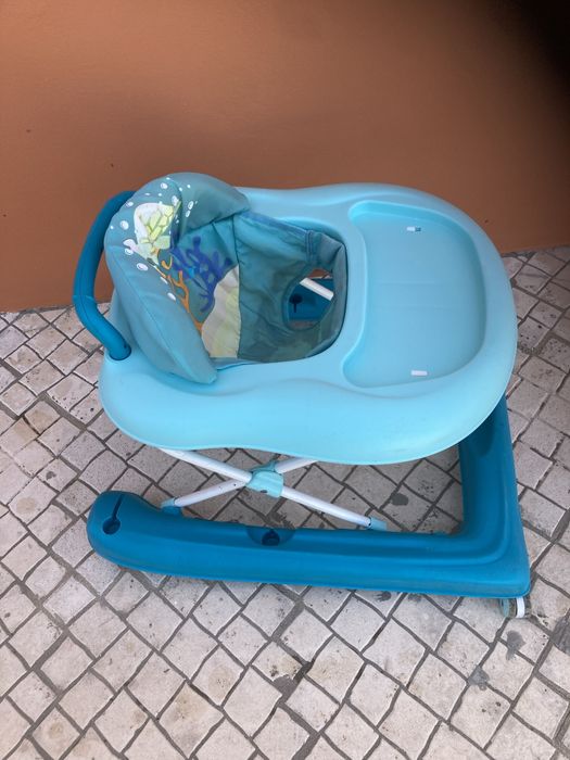 Andarilho em bom estado confortavél