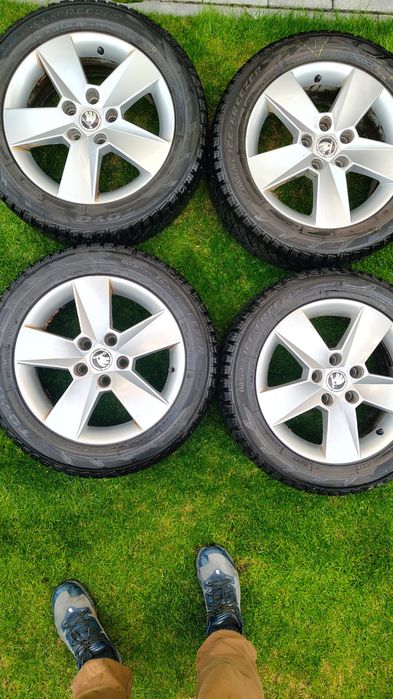 Alufelgi Skoda koła zimowe 5x112 205/55R16 Opony Toyo