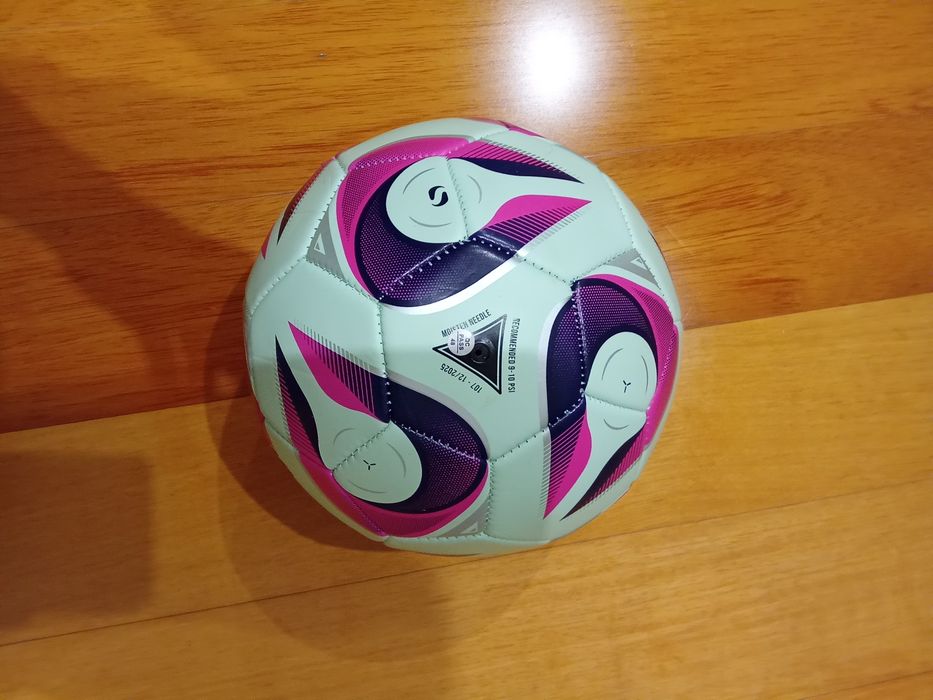 Bola  de  futebol