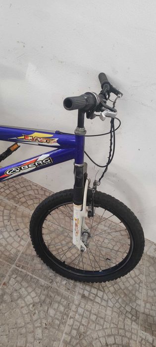 Bicicleta em bom estado.  Roda 20 e mudanças
