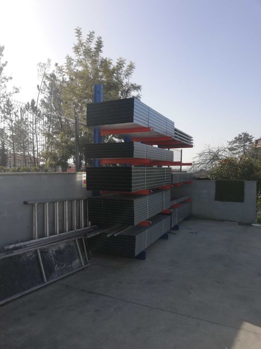 Estante Cantilever