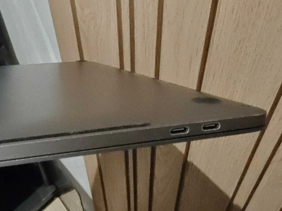 Portátil Apple MacBook Pro 15.4 Touchbar de 2017