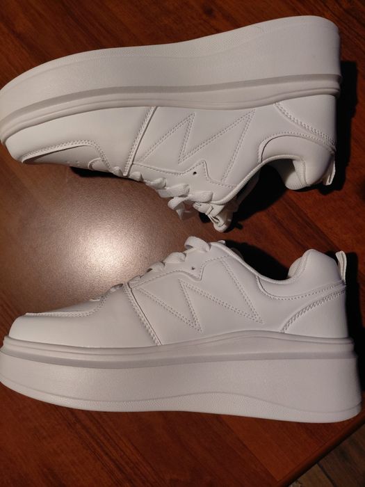 Nowe białe buty r42 wkładka 27cm max, gruba podeszwa, wygodne, lekkie