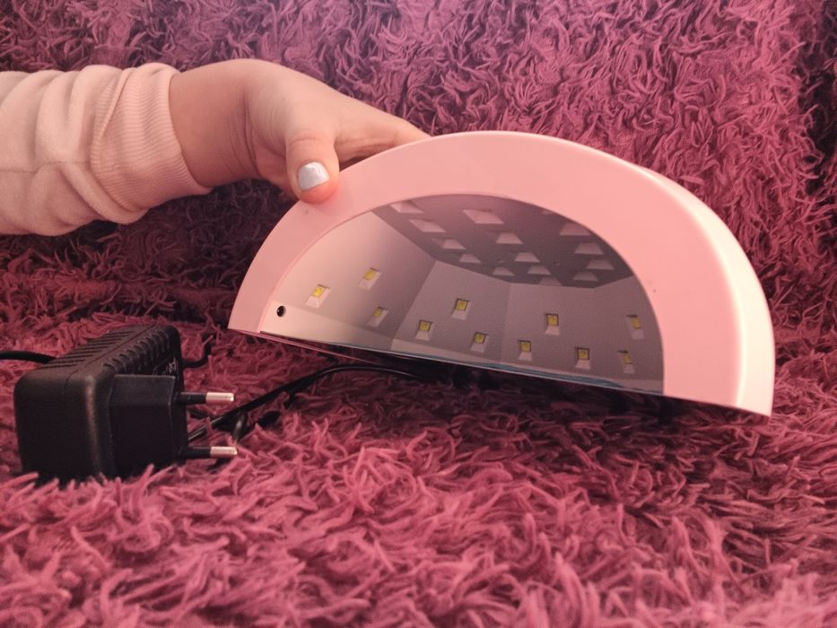 Продам лампу для манікюра.