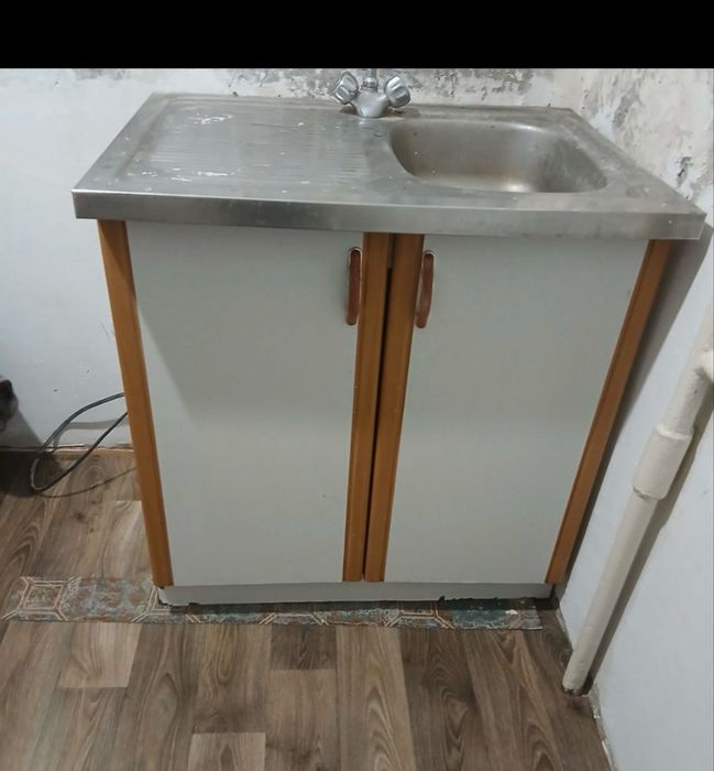 Мойка кухонная с тумбой