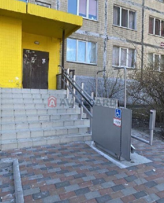 Продаж 3-кімнатної квартири в центрі Вишневого!