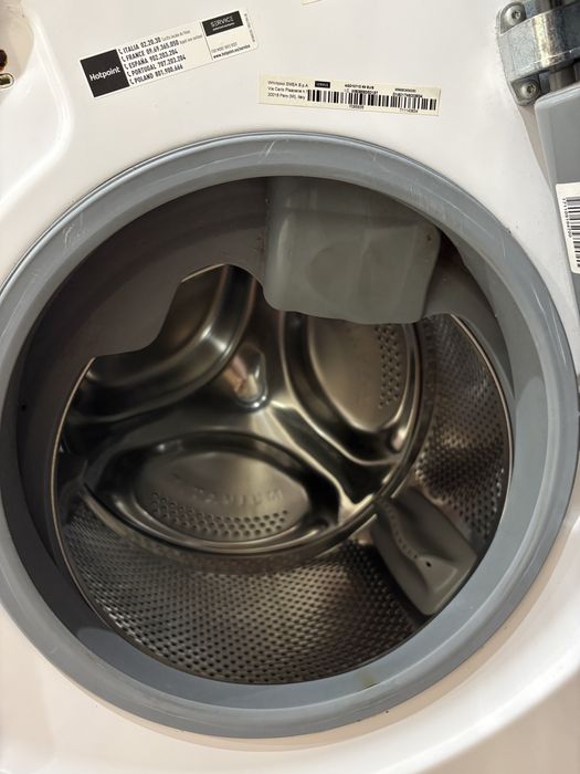 Pralko-suszarka Hotpoint Ariston Aqualtis 10/7 kg – do naprawy