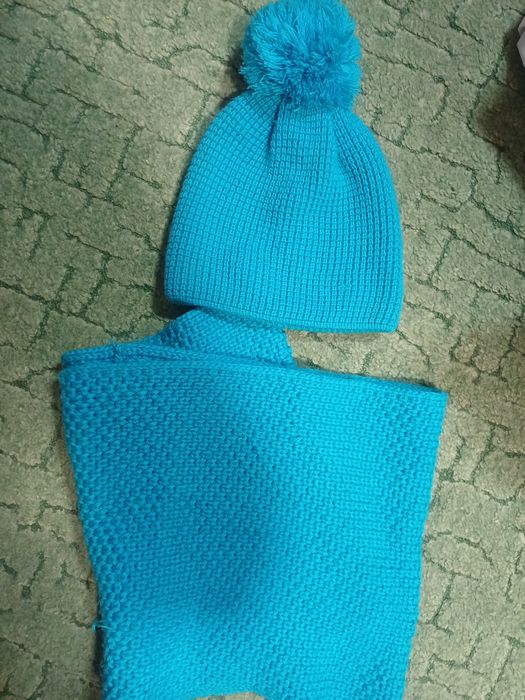 Віддам шапочки на дитину