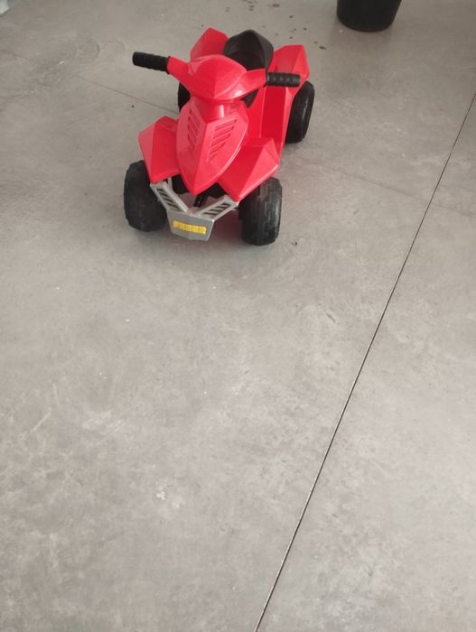 Moto 4 a bateria de criança