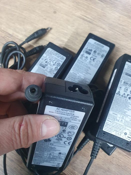 Блок питания живлення зарядное зарядка Samsung 19v/3.16a 60w оригінал