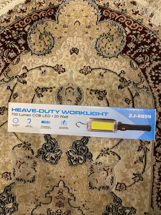 Очень яркий прожектор на магните и прищепке