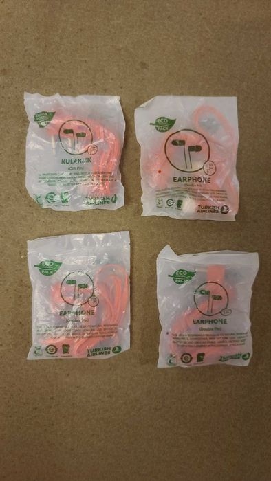 Навушники вакуумні (лот – 4 пари) для подорожі Europe нове
