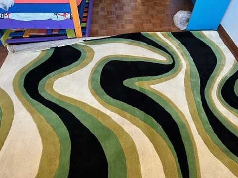 Tapete feito à mão com certificado de autor