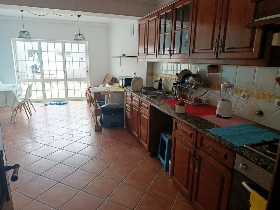 Alugo  quarto na Serra del rei