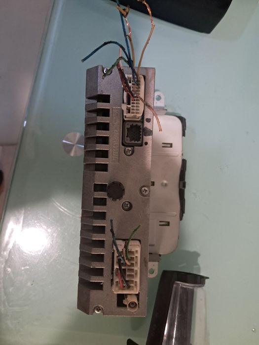 Автомагнітола з рамкою рено логан2,сендеро