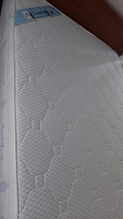 Vendo colchão de casal