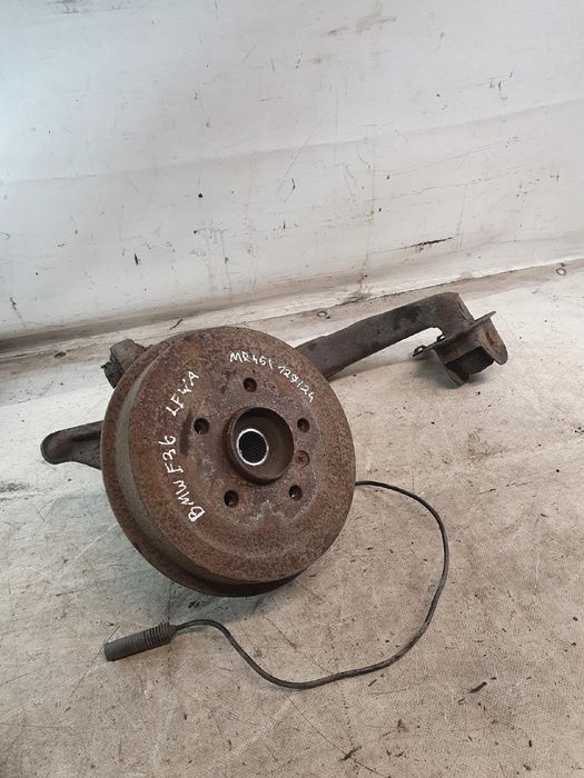 Wahacz Zwrotnica Piasta Bęben Lewy Tył Bmw E36 316I Sedan