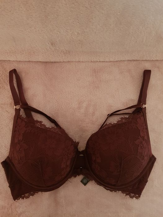 Biustonosz ze strapsami - nowy