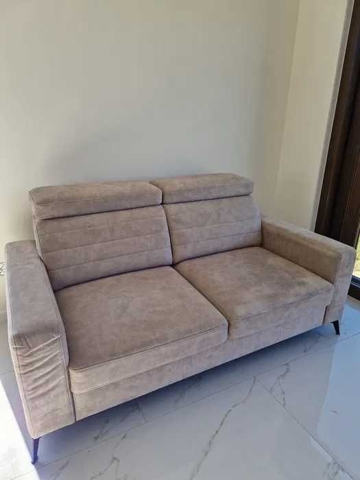 Piękna Nowoczesna, beżowa sofa kanapa 3 osobowa regulowane zagłówki
