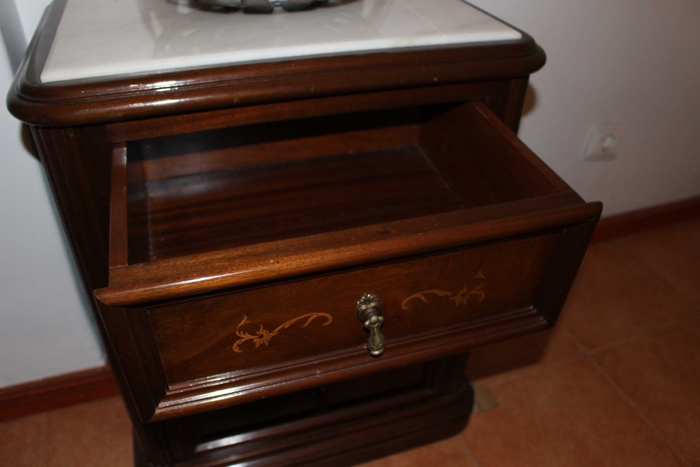 Mesa de Cabeceira Rústica