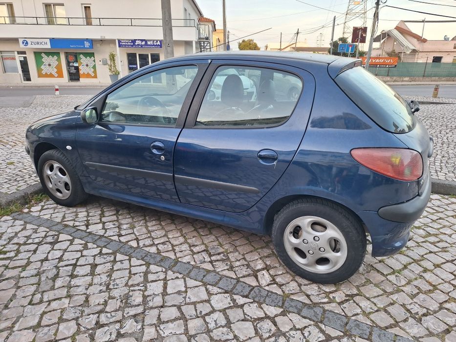 Peugeot 1400 com bancos em couros