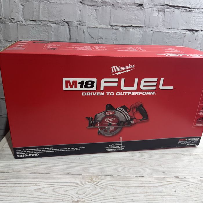 Безщіткова циркулярна пила 184мм Milwaukee M18 2930-21 FUEL