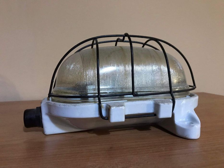 Stara lampa przemysłowa loft PRL