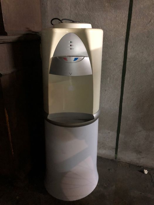 Máquina água - frio, natural e quente