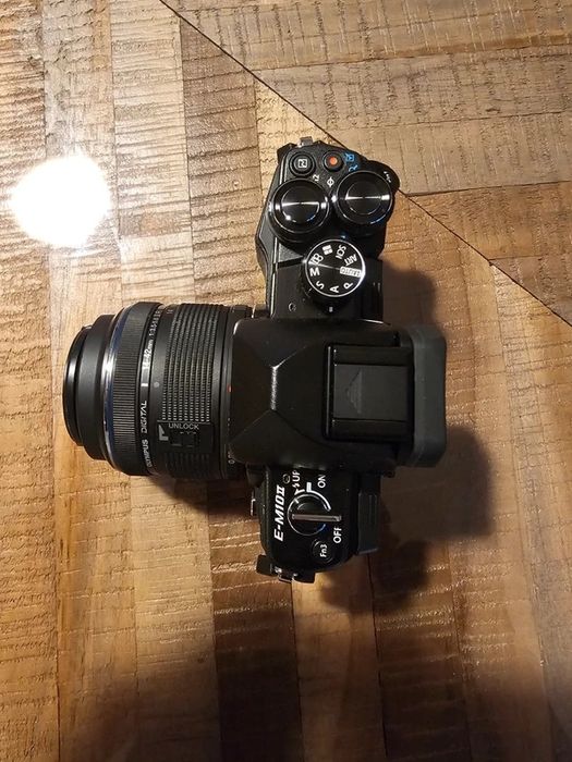 Olympus OM-D-E-M10 Mark II - Perfeito estado. Acompanha Bag