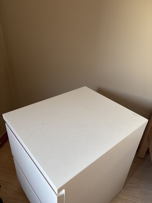 2 mesas de cabeceira MALM IKEA