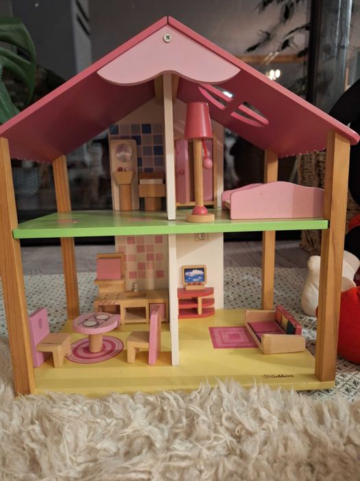 Domek dla lalek Einhorn, Myszki Minnie, zestaw książek ,,Basia" i inne