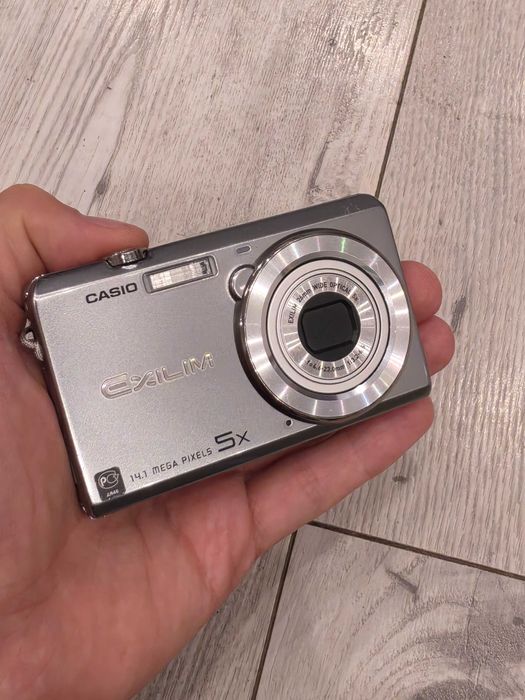 Aparat cyfrowy Casio Exilim EX-ZS15 14.1MP | Dotykowy Ekran | Digicam Y2K | Komplet