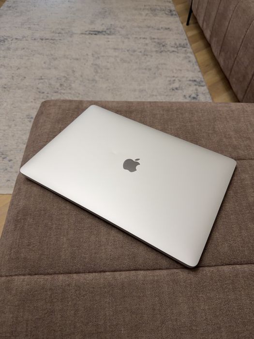 MacBook Pro 15 2018/2019 i7 2.6 | 32gb | SSD 512Gb VEGA 20 4 GB