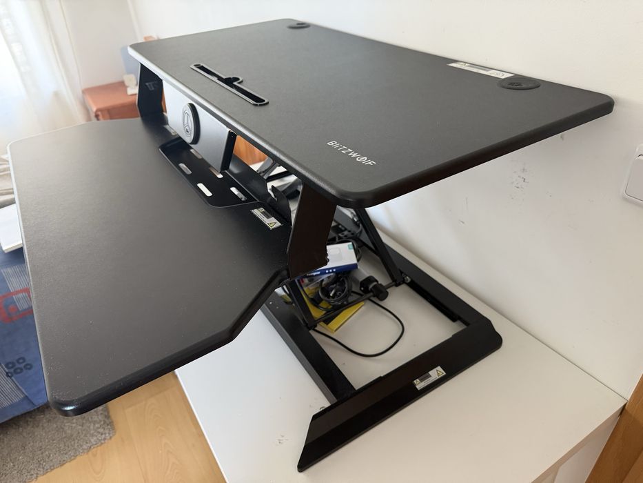 Secretária elevatoria (stand up desk) electrica